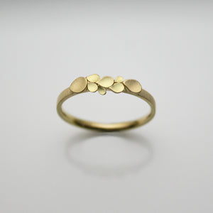 Dahlia 18ct. Gold 2mm D Ring