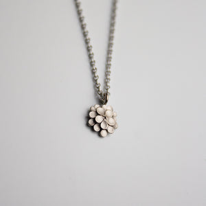 Dahlia 18ct. white Gold Necklace