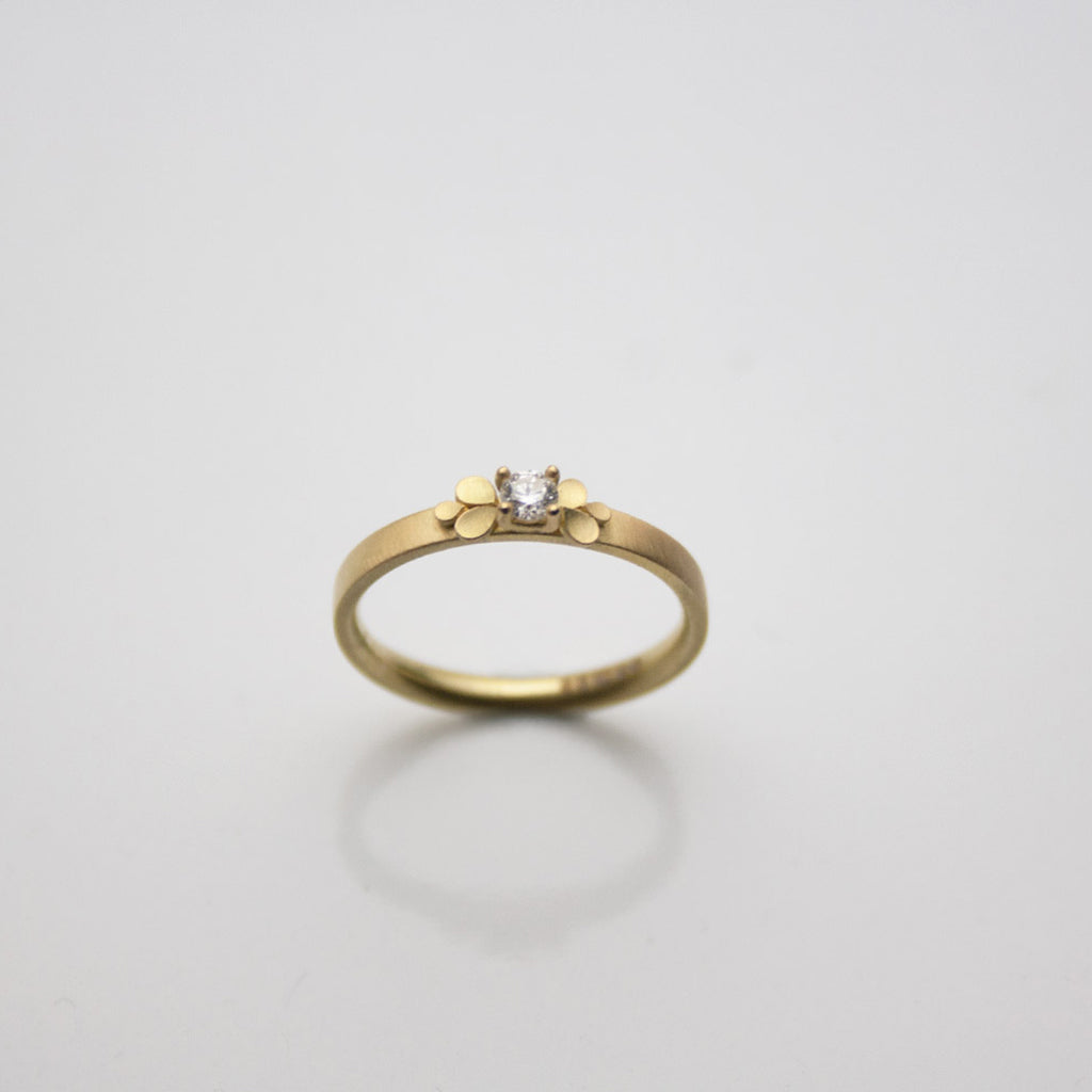 Dahlia Bow 18ct. Gold Diamond Ring