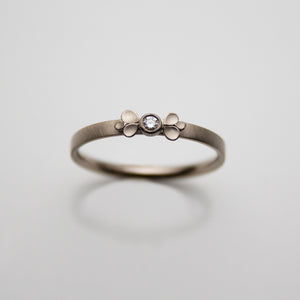 Dahlia small Bow 18ct. white Gold Diamond Ring