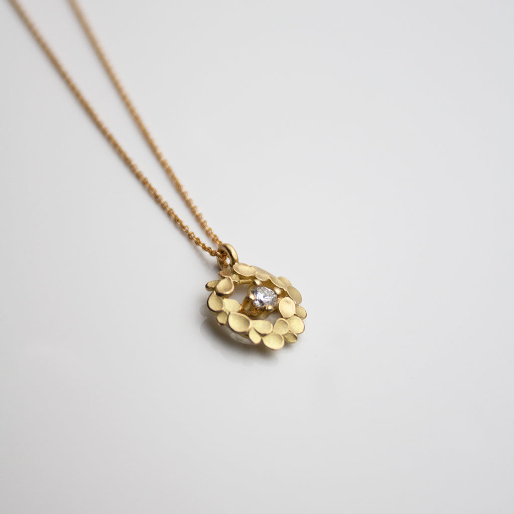 Floral Wreath small 18ct. Gold and diamond Necklace