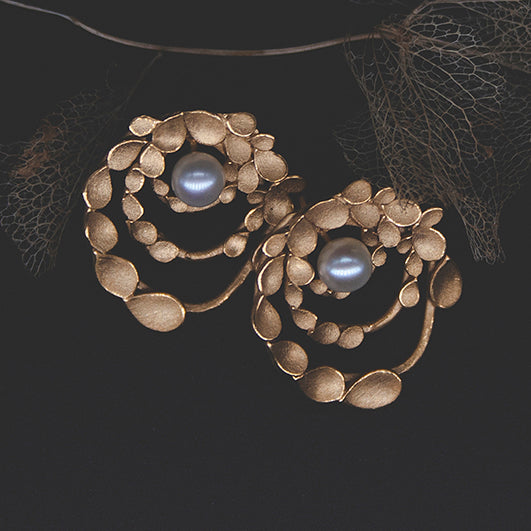Floral Orbit Gold-plated Earrings with Pearls