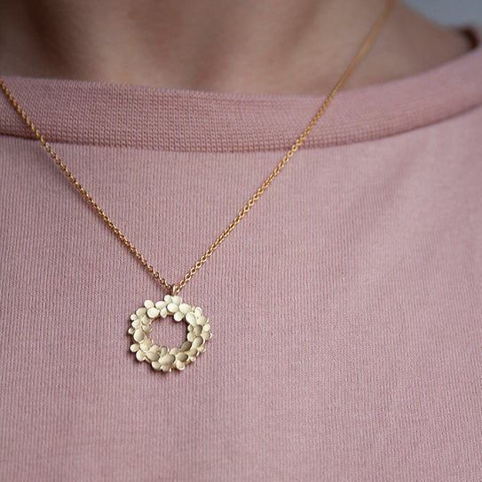 Floral wreath 18ct. Gold Necklace