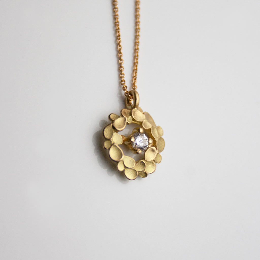Floral Wreath small 18ct. Gold and diamond Necklace