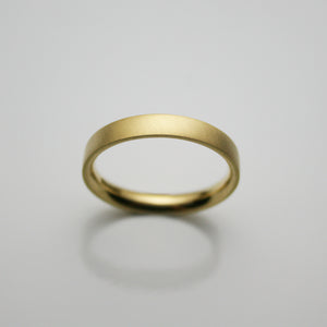 18ct. Gold D Ring 4mm